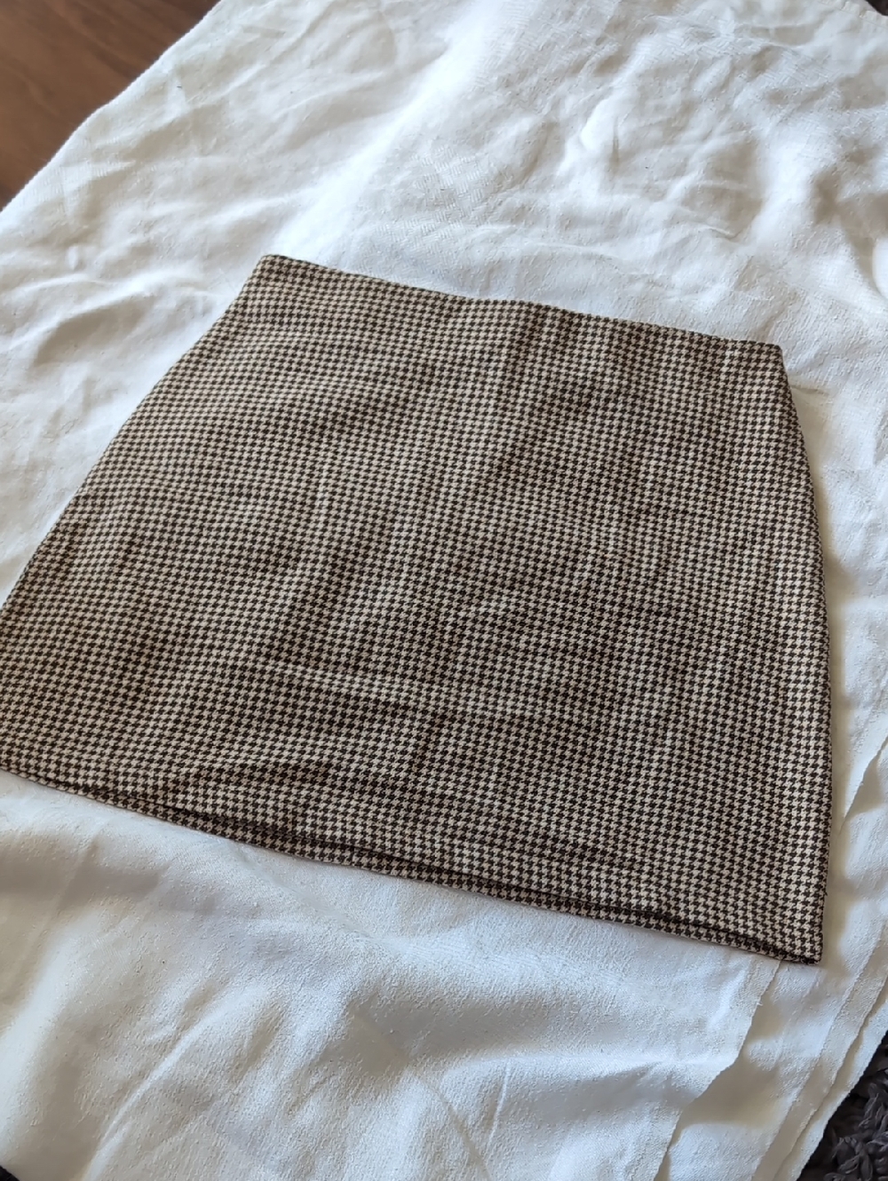 Classic Brown Houndstooth Mini Skirt